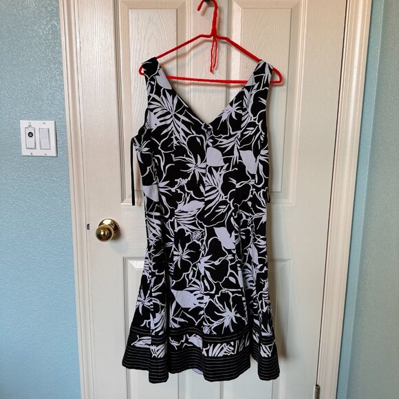 D-2 Nine West Georgette Collar Black & White Floral A-line Rockabilly dress S 14 - Picture 2 of 4